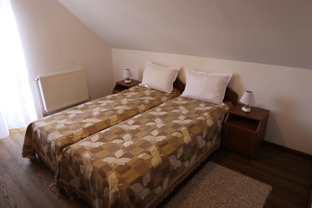Hotel Ezuestfenyo Agroturisztikai Panzio Borzont Zewnętrze zdjęcie