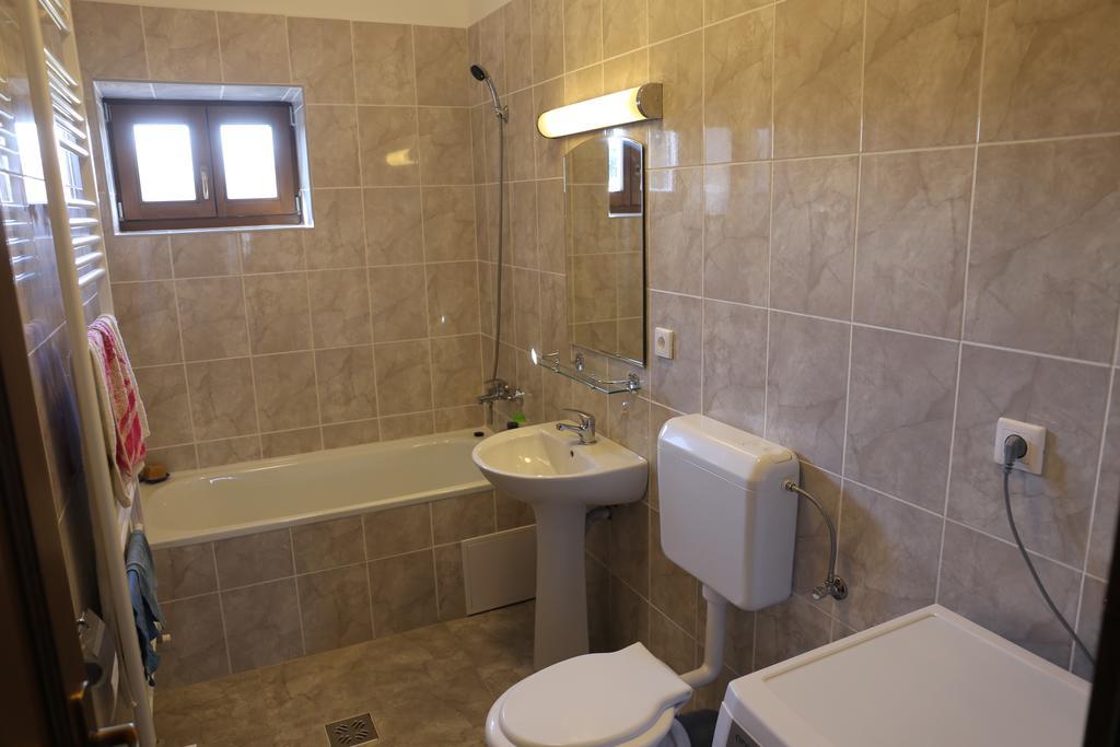 Hotel Ezuestfenyo Agroturisztikai Panzio Borzont Zewnętrze zdjęcie
